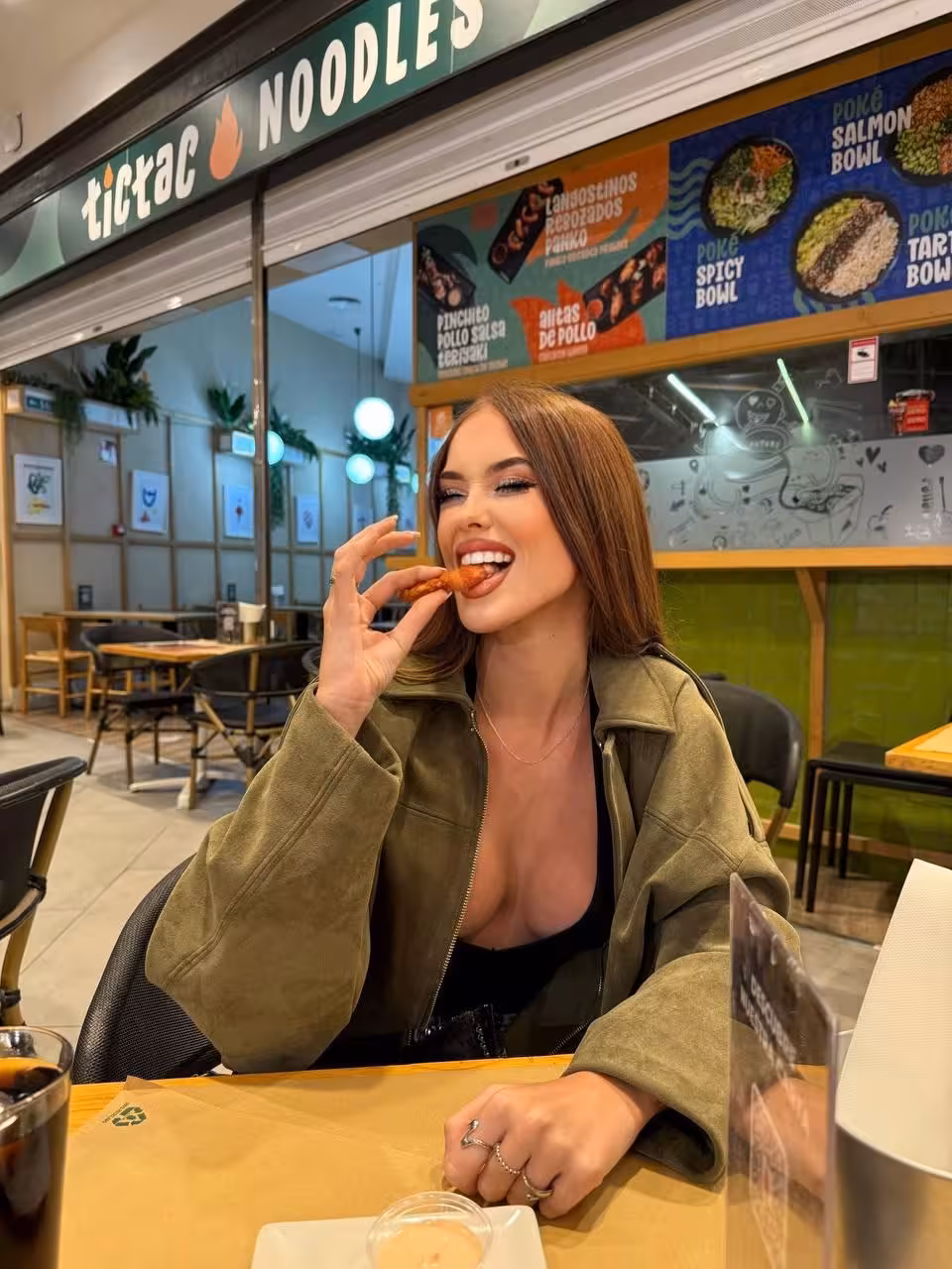 Ines hermosas mujeres ucranianas