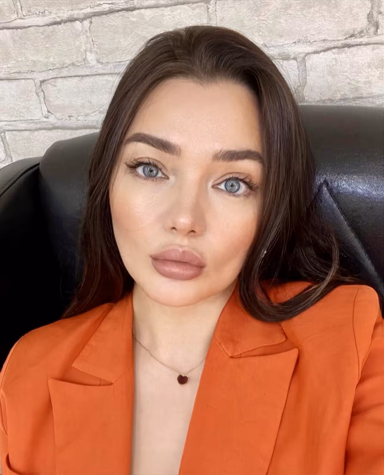 Yevheniia abdominales con pesas rusas mujeres
