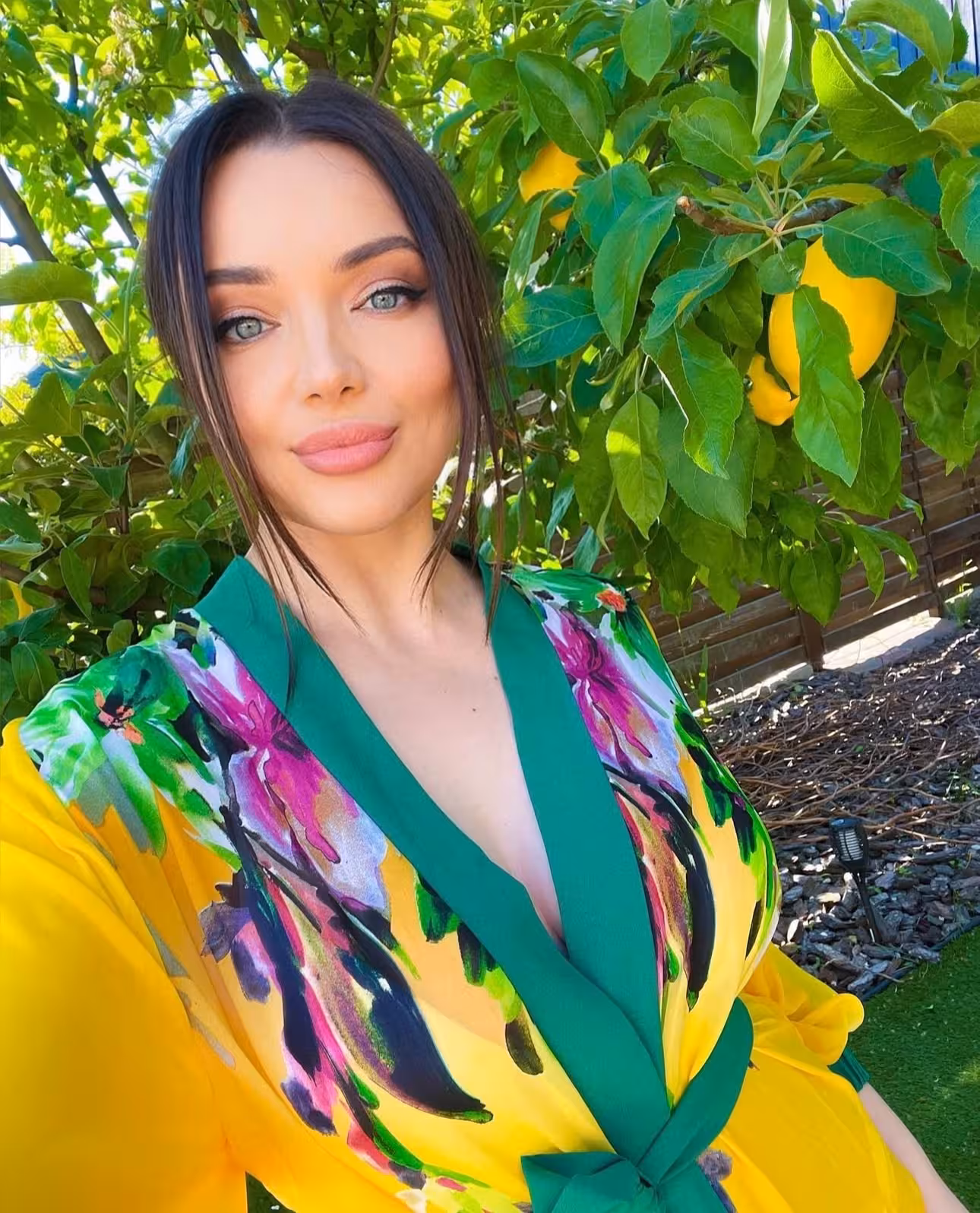 Yevheniia abdominales con pesas rusas mujeres