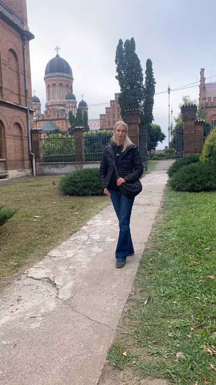 Oksana que le gusta a las mujeres ucranianas