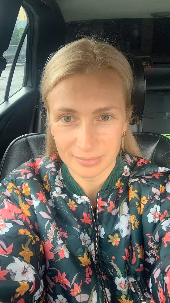 Oksana que le gusta a las mujeres ucranianas