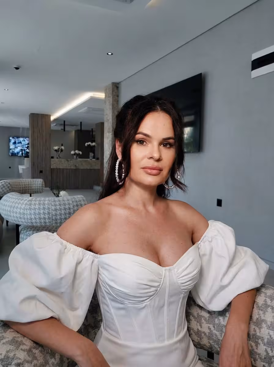 Nataliya mujeres rusas con gorro
