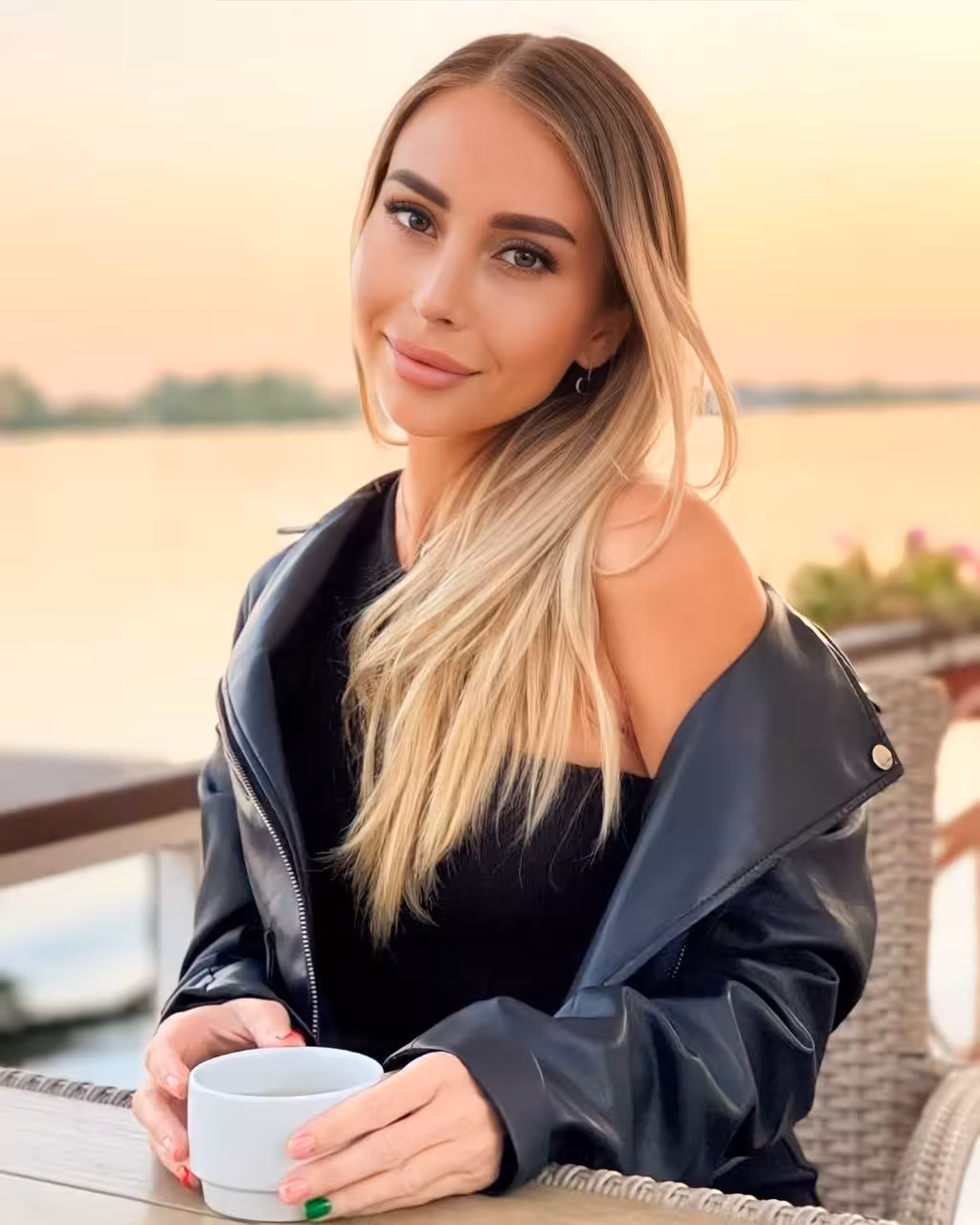 Olena 37 yo from Odesa Ukraine Photos of Russian and Ukrainian women
