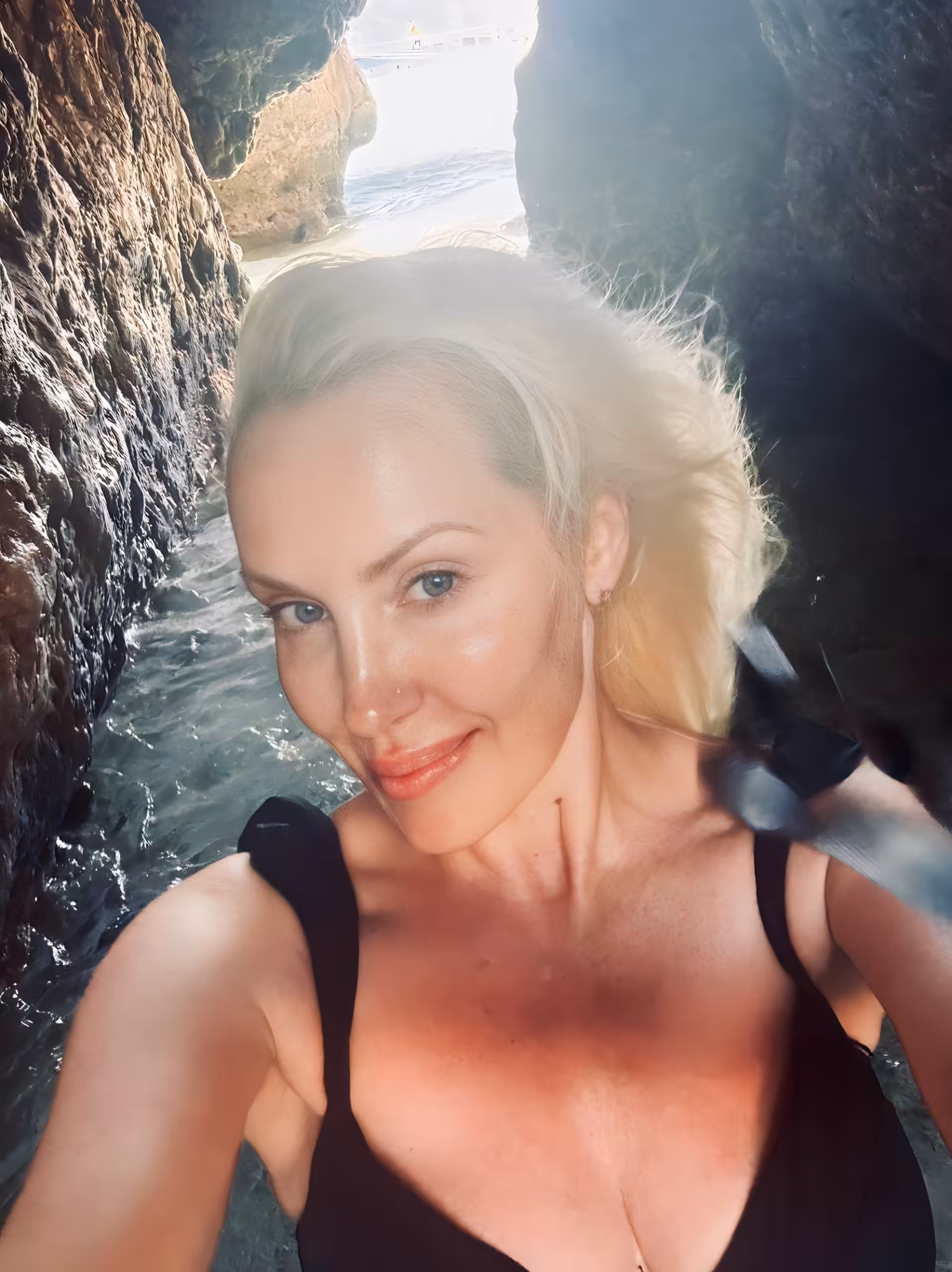JULIA 44 yo from Kiev Ukraine Russian women looking for a partner