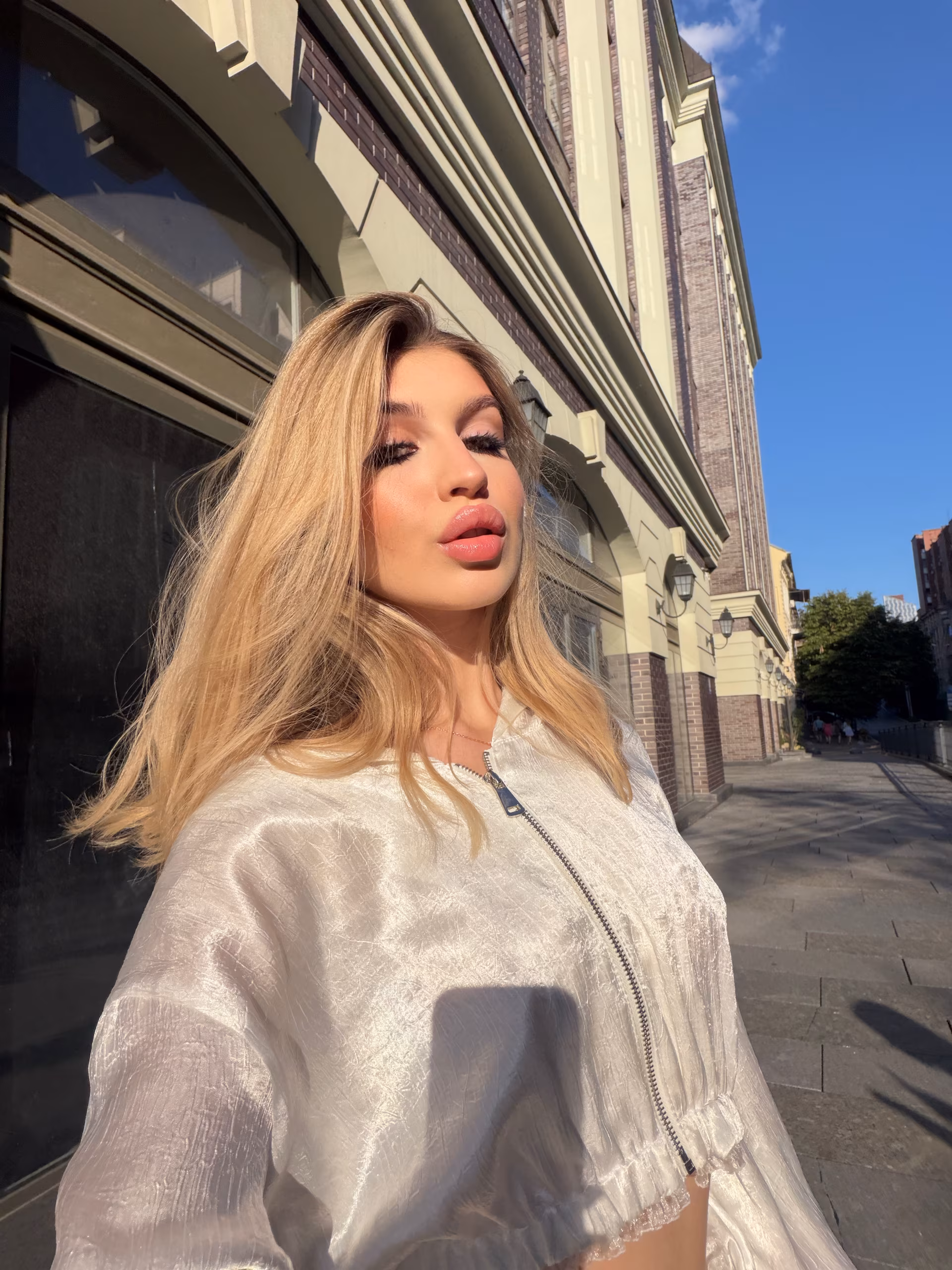 Lilia 20 Kyiv Ukraine Russian and Ukrainian women