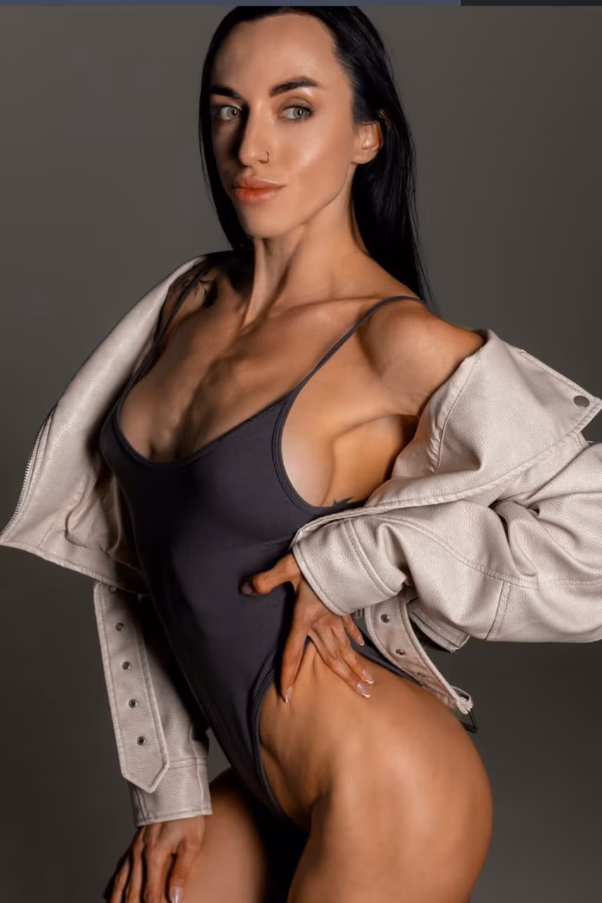 Viki 31 Sofia Bulgaria Russian women bikini