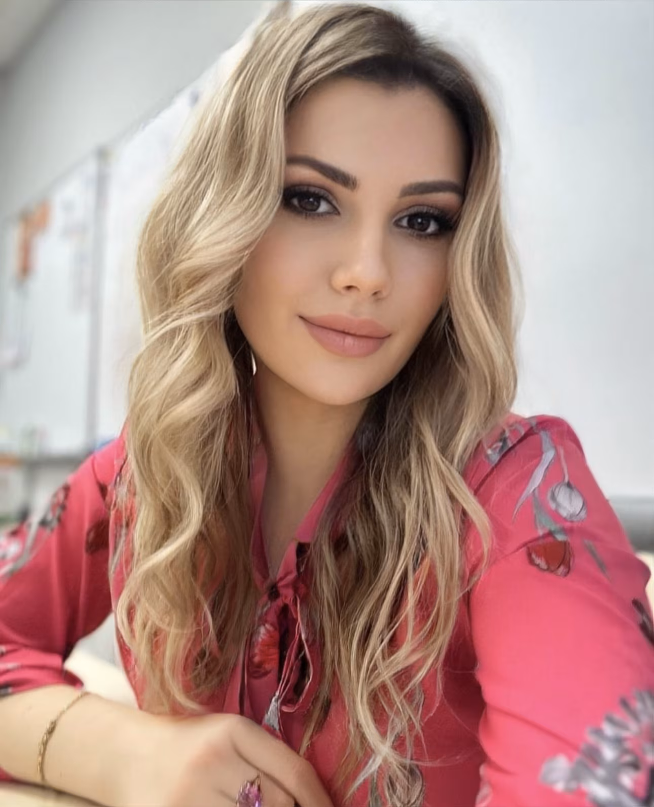 Maryna 36 Beijing/Kyiv China Russian women looking for a partner