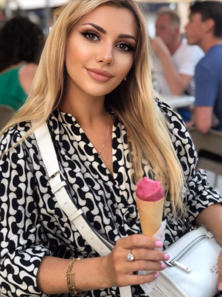 Maryna 36 Beijing/Kyiv China Russian women looking for a partner